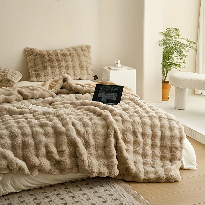 ROSEKIND Soft Faux Fur Rabbit Blanket for Bed and Sofa