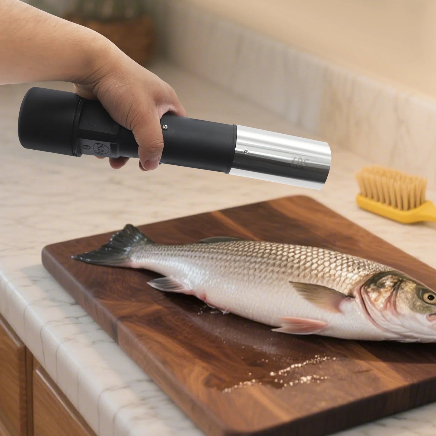 125W 8000mah Electric Fish Scaler Electric Fish Scale Remover With Rechargeable Battery 5*29.5cm Black